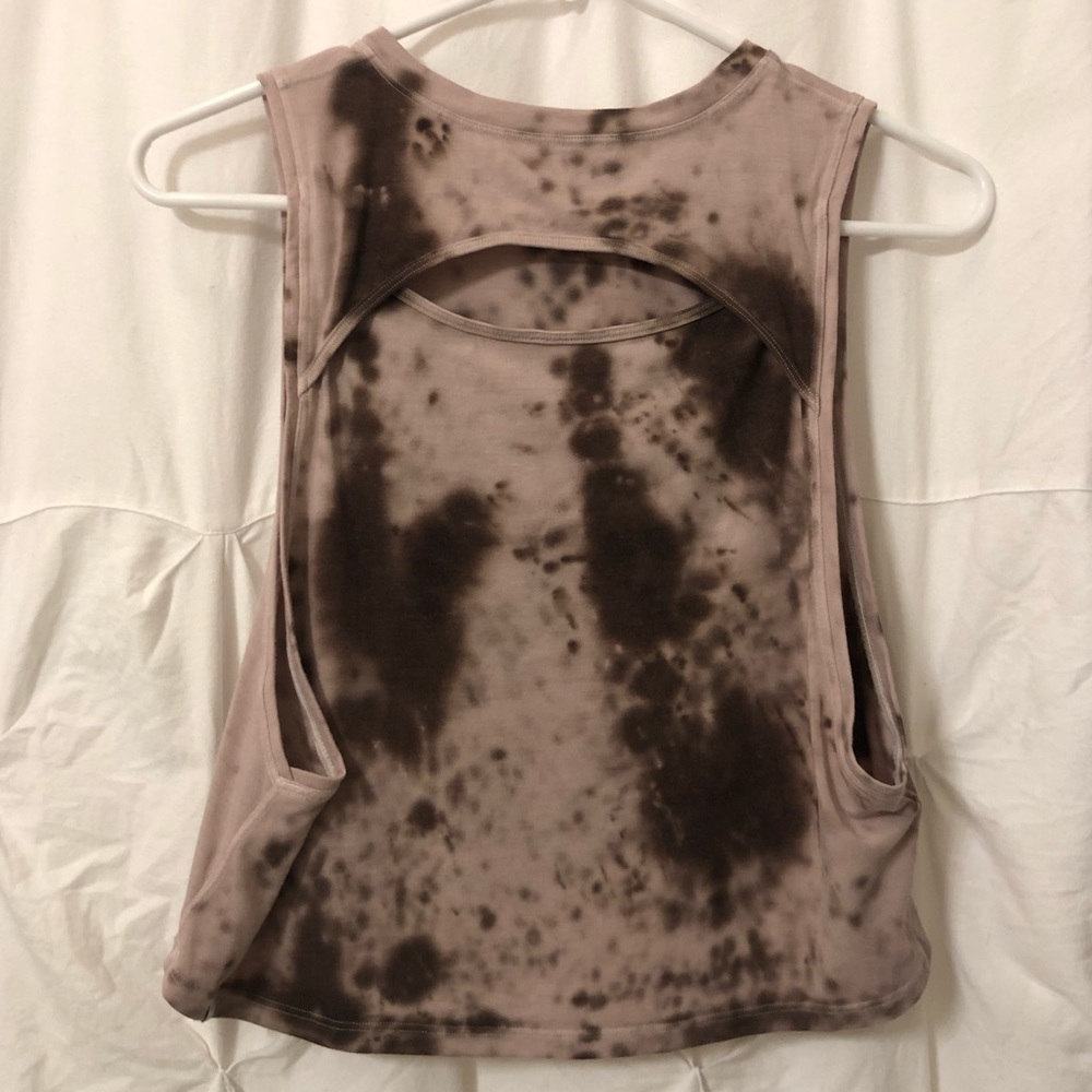 Lululemon cropped cut out tank